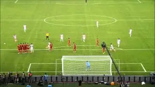 Gol de Charles Ar&aacute;guiz ante Espa&ntilde;a en el minuto 42