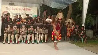 Atraksi pujang ganong