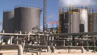 Oil-producing nations meet as cracks emerge in production deal