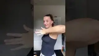 Pro makeup artist covers tattoo with foundation