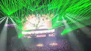 Trees finale live (London night 1 Clancy world tour)