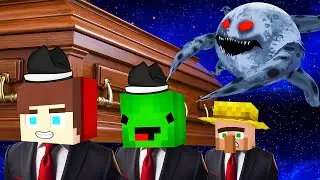 JJ and Mikey vs MOON WAKES UP in Maizen Minecraft | Coffin Dance Song (COVER)