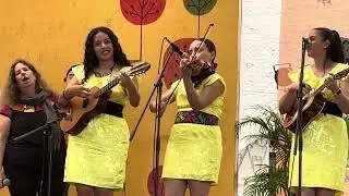 El gustito. Ana Zarina Palafox y el grupo Neloa.