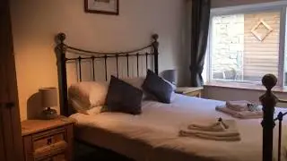 Cottage holidays in the Heart of England - Stables Cottage at Pearl Lake