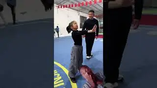 oh my god this small girl 🤯 #trending #trendingshorts #youtubeshorts #amazing