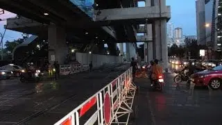 Die zwei Schrankenwärter von Bangkok / The two gatekeepers from Bangkok