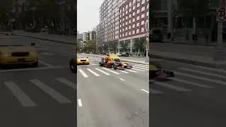 Mit Formel 1 Wagen an der Ampel! 🚦 | Red Bull Racing