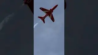 Why The Red Arrows Are Better Than The Blue Angels&hellip; #redarrows