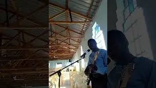 playing one man guitar 🎸 in church @saviourbee #rosemhando