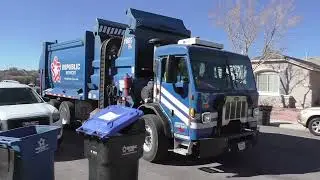 Republic Services - Fast McNeilus ZR on Classic B Series Schaefers! (1687) 
