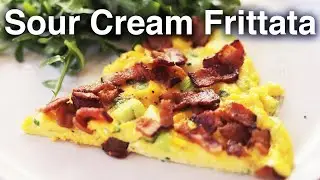Add sour cream to your eggs - Sour cream (cr&egrave;me fra&icirc;che) frittata with bacon, green onion