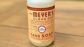 Mrs Meyers Clean Day Oat Blossom Hand Soap Kitchen Essential #handsoap #mrsmeyers #kitchensupplies