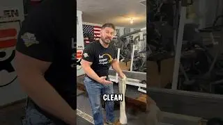 Как почистить беговое полотно: с помощью забавного полотенца😉