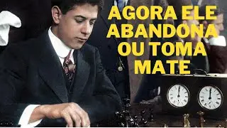 CAPABLANCA EM UMA DE SUAS PARTIDAS DE ATAQUE -xadrez agressivo.
