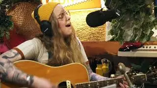Mikaela Finne - Maybe Instead of No (Official Live Video)
