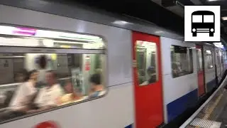 London Underground D78 Stock - Arriving at Victoria Station (District Line)