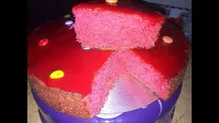 كيك الفراولة بطريقه جديده وكمان زيناه بصوص الفراوله