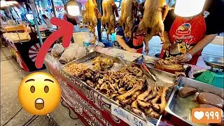 Thai Streetfood vendors | Sunday market at Cosmo Bazaar Muangthong Thani Thailand