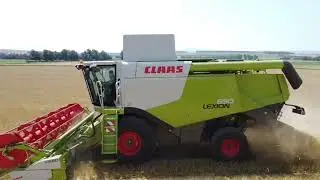 Getreideerntestart 2024 mit Claas Lexion 650 in der Braugerste
