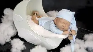 Wooden Moon - Reversible Newborn Photography Prop