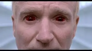 Sy's nightmare elements - One Hour Photo (2002)
