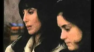 Movie mistakes, Mermaids (1990), Winona's hair