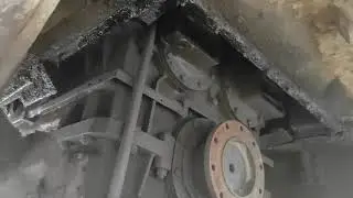 Взгляд на тепловоз ТГМ4 с необычной стороны. Обзор тепловоза ТГМ4 снизу без тележек