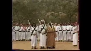 سالم  المحيريق في برنامجه يقدم اهل المسقي شهران في لون العرضة 1411هـ