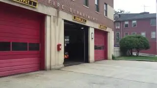 PROVIDENCE, RHODE ISLAND ENGINE 7 RESPONDING WITH FEDERAL Q TO A CALL OF CHEST PAIN