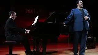 Celso Albelo en concierto