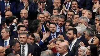 Akın G&uuml;rlek ile yeni d&ouml;nem: Sert başladı, sert s&uuml;recek