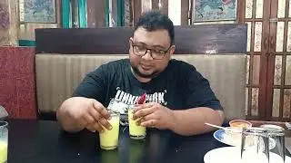 পুরান ঢাকার বিখ্যাত Royal এর পেস্তা বাদাম শরবত আর  জাফরান ফিরনি
