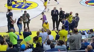 Bobby Dixon’ın yeni görevi öncesi onurlandırıldığı törenden görüntüler