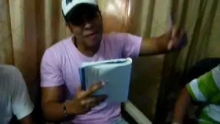 EMILIO,KEVIN FLOREZ Y COMISARIO EN LOS ESTUDIOS DE FARRA RAP RECORDS.MOV