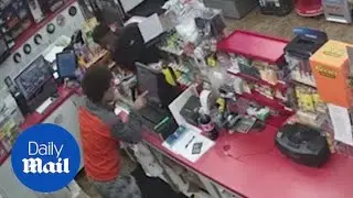 Teens rob gas station after cashier suffers from a heart attack