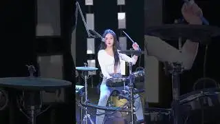 青春音符飞扬，架子鼓演奏引爆全场！#青春音符 #音乐飞扬 #架子鼓演奏