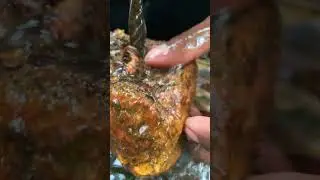 Rock Cracking Madness &ndash; What&rsquo;s Inside?! 💥💎 #gold #gems #crystals #shorts #satisfying #gemstones