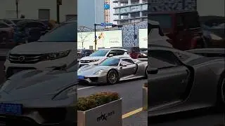 stunning Porsche 918 has appeared at Hangzhou MixC Mall! Its design is absolutely amazing. #Porsche