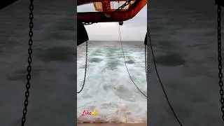 Stern Waves #shorts #ships #waves