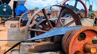 Old Black Diesel Engine Amzing Satrat Up 22hp working with wood cutting sauth Panjab Pakistan 