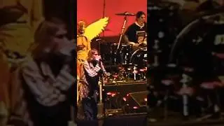 Kurt Cobain counts down to New Years 1994 #nirvana #kurtcobain #davegrohl #nirvanaforever #shorts