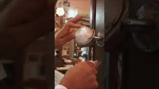 💈 Have you ever seen a powder dispenser like this before? ✨