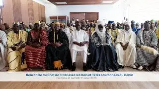 Rencontre du Chef de l'Etat S.E.M. Patrice Talon avec les Rois du Bénin
