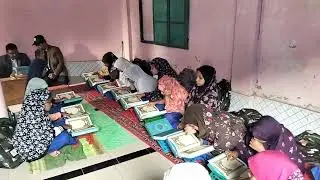 কচি-কাঁচা প্রি-ক্যাডেট স্কুলের কুরআন শিক্ষা শাখার শিক্ষার্থীদের কুরআনের ছবক দেওয়ার মূহুর্ত।