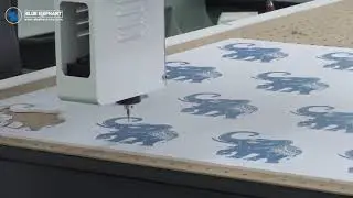 ATC CNC machine with CCD camera cut the printed KT board.