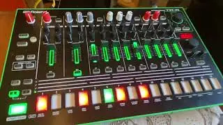 Roland tr-8 dark techno