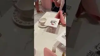 Hello kitty cafe!!