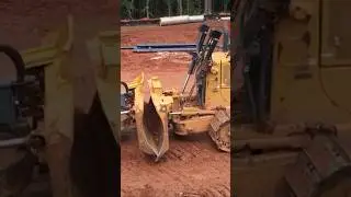 CAT D6 DOZER vs JD 750K 😱 #bluecollarlife #fypシ #dozer #crazy