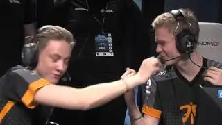 Rekkles help Klaj Teamwork ‪#&lrm;IEM‬ FNATIC2016