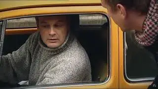 Sven Melander och Johan Rheborg sl&aring;r s&ouml;nder bilar